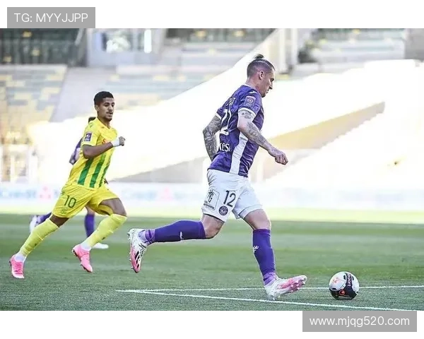 巴黎火力全开十人作战仍狂轰七球半场屠杀对手上演残暴大胜